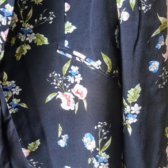 Lila Rose Navy Floral Open Blazer size M - Picture 4 of 4